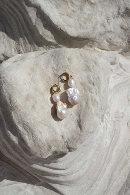 Aphrodite Pearl Earrings